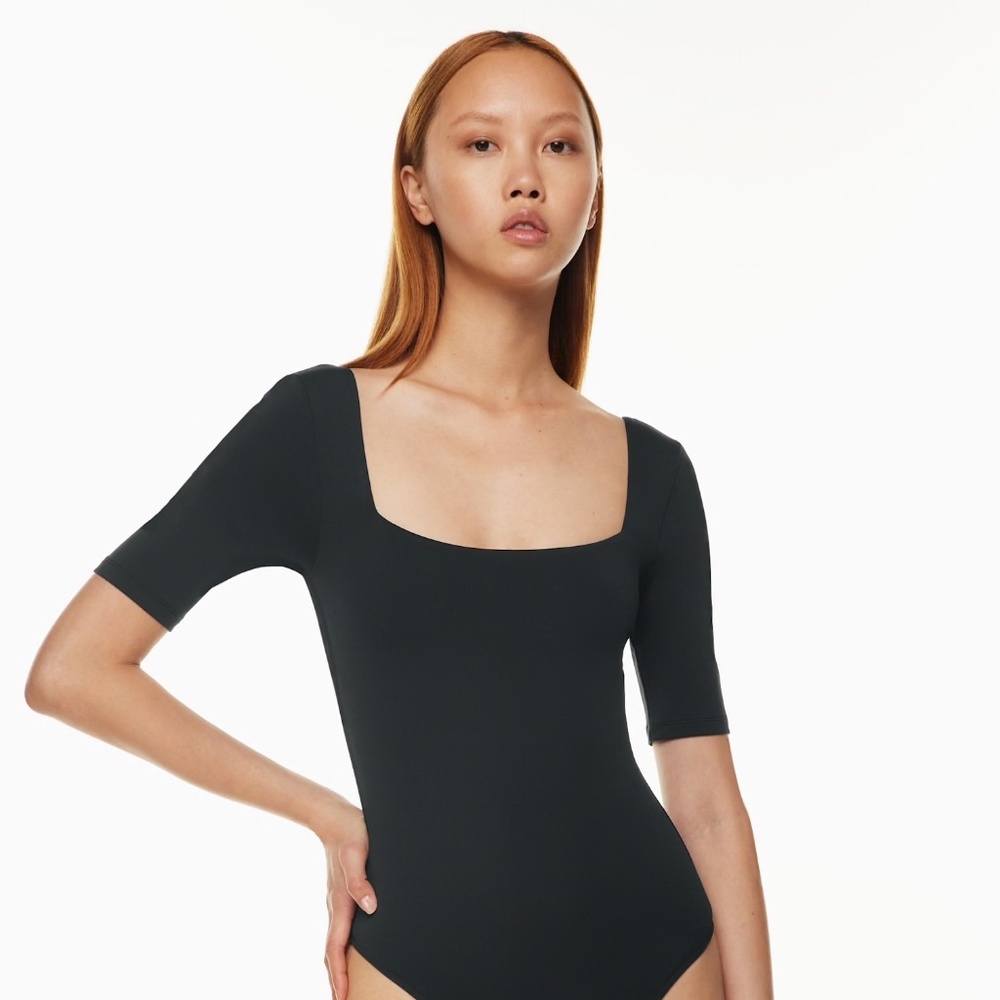 🦋2 For $50🦋Babaton Black Square Neck Elbow Sleeve Bodysuit